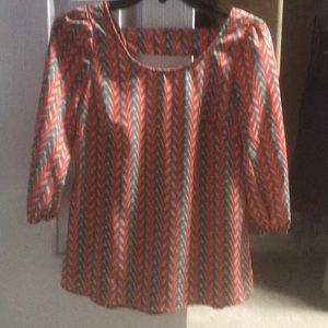 Blouse in great condition. Goes with everything.